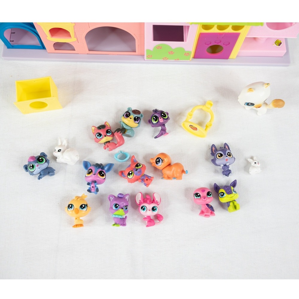 Littlest Pet Shop Ultimate Apartment Playset Good & 15 mini Figures Accessories - Picture 2 of 9